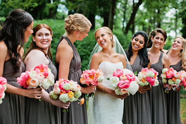 Bridesmaids-in-Gray-with-Pink-Bouquets-600x400